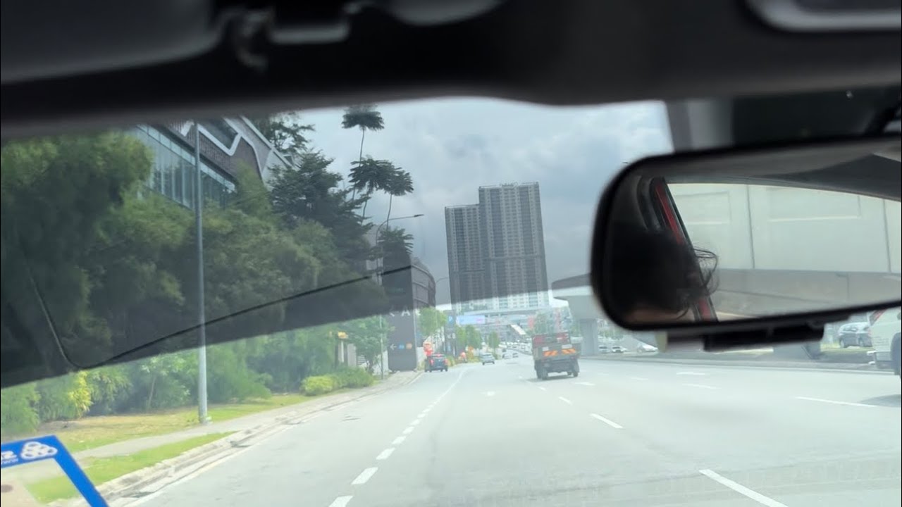 Perjalanan ke Pavilion Mall di Bukit Jalil