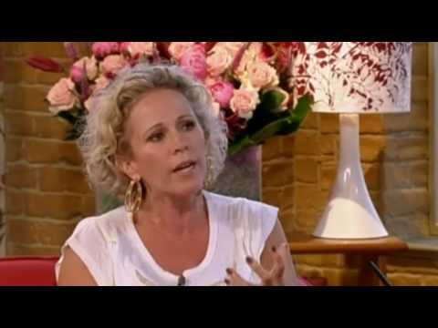 This Morning - Lucy Benjamin (Lisa Fowler) intervi...