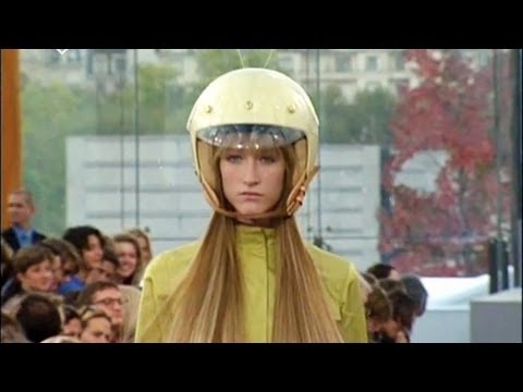 runway shows of the 1990s — Gisele Bündchen, Louis Vuitton F/W 1999