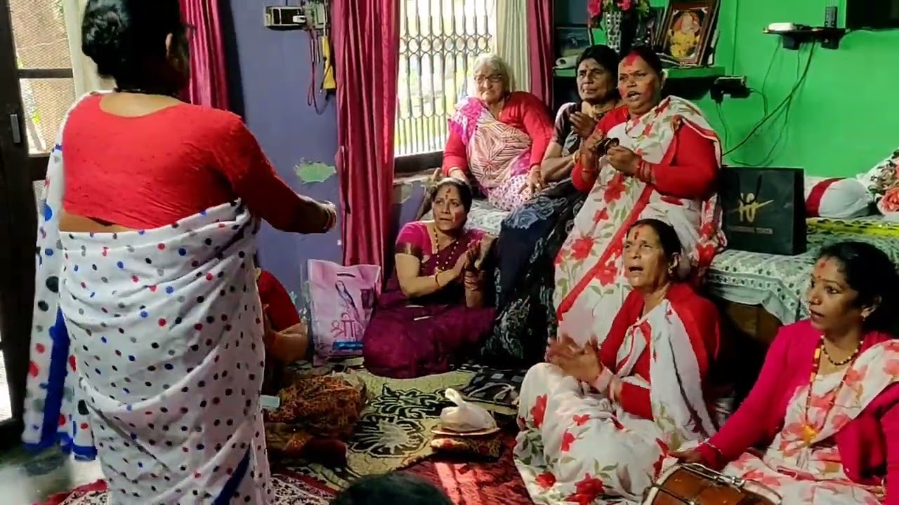 होली में मज़ाकिया डान्स गीत तीन नारियों के बीच मे अकेला बलमा