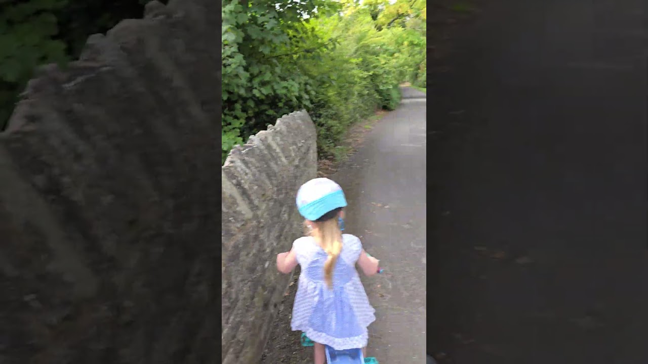 Sunday morning view of english canal. Autumn 🍂 on the way 