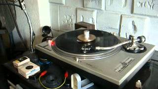SABA 840F  speakers playing Arctic monkeys
