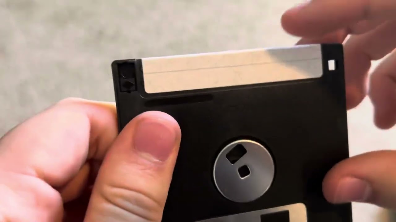 I Got 300 Broken Floppy Diskettes, What's On Them? - YouTube