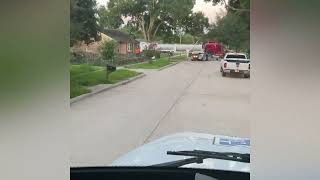 Skilled TRUCK DRIVER Backs In RESIDENTIAL DRIVEWAY — TIPS FOR NEW DRIVERS #trucking #howto by The Trucker Gene 3,328 views 1 year ago 1 minute, 31 seconds