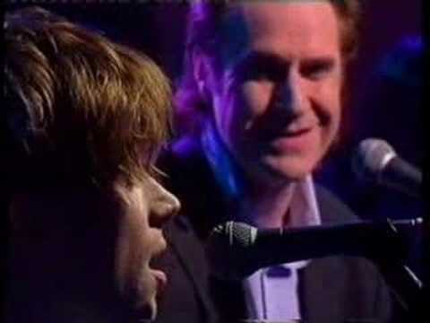 Damon Albarn & Ray Davies "Waterloo Sunset"