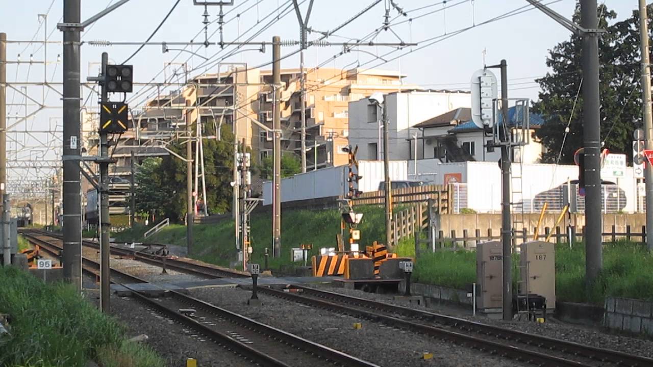 踏切動作反応灯 東武鉄道① - YouTube