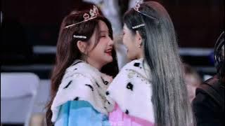 SNH48 Wang Yi and Zhou Shi Yu - SQHY Hugs During the 2024 SSK