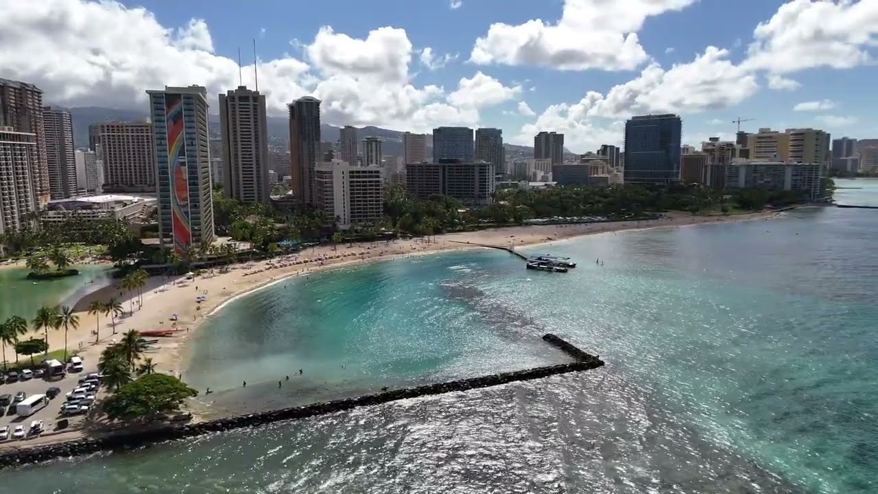 Honolulu, Hawaii - Waikiki Beach 2025 Preview (DJI Mini 4 Pro)