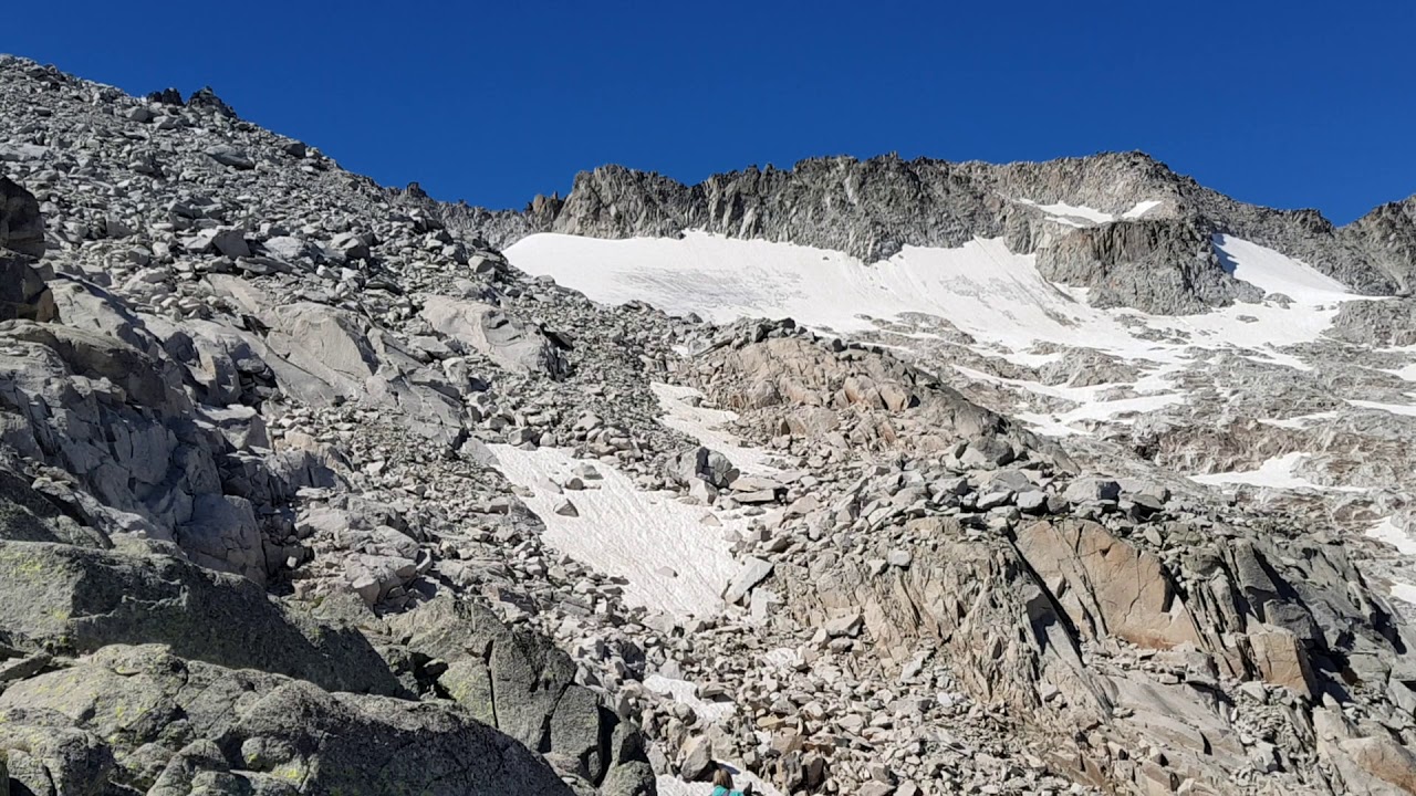 Pyrenees Spain going down to Refugio de La Renclusa