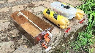 Put a rubber band on it #0274 Poundland plywood box boat at Abbots Pool