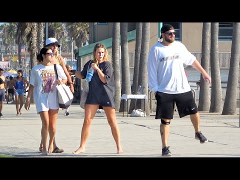 FUNNY WET FART Prank on the BEACH! Daddy Parkour Pt 2