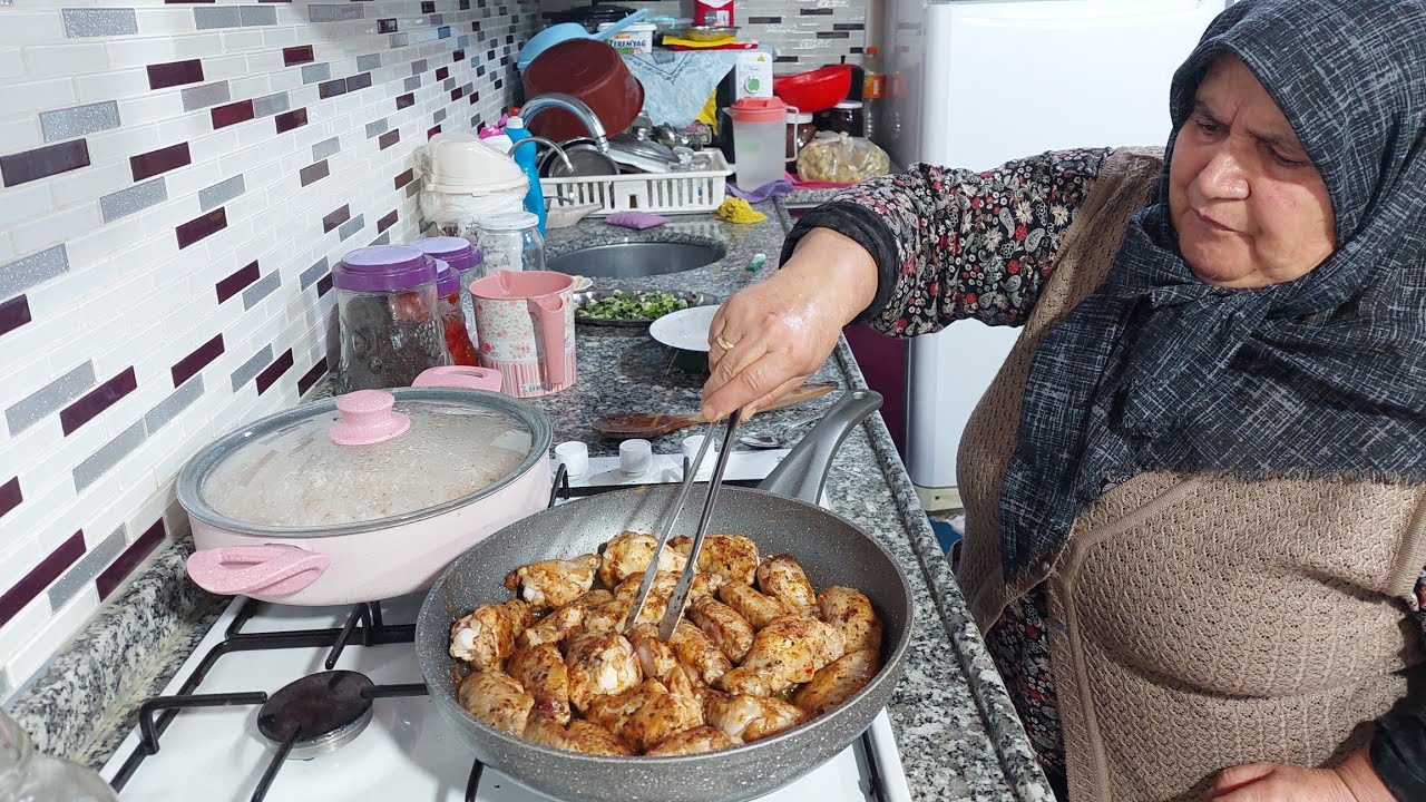 Akşam yemeği kanat kızartması ve pilavı