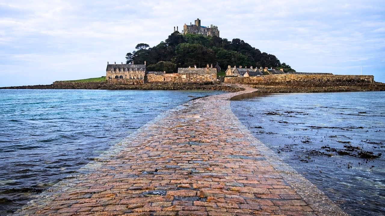 Exploring the Path to St Michael’s Mount – Cornwall Coastal Walk