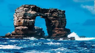 DARWIN’S ARCH COLLAPSES