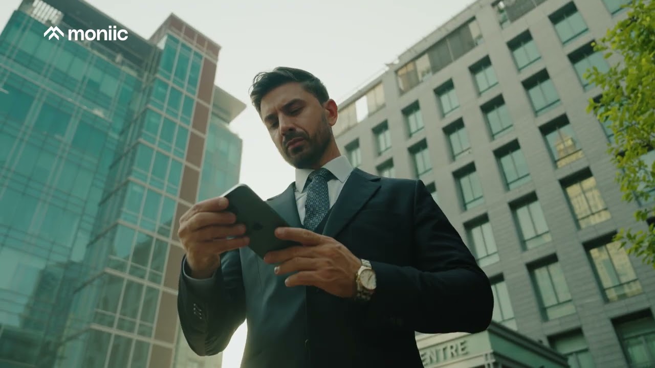 Moniic: Luxury Chauffeur-Driven Rides On-demand