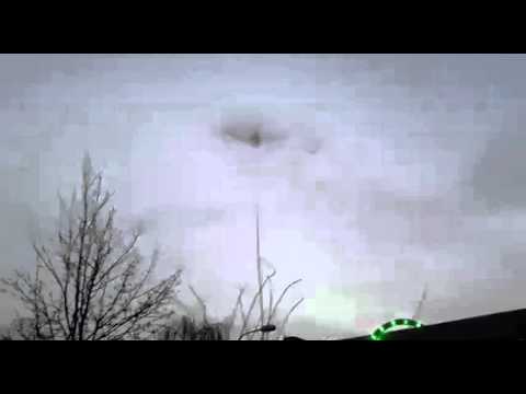Video: En Konstig UFO På Himlen över Förorterna - Alternativ Vy