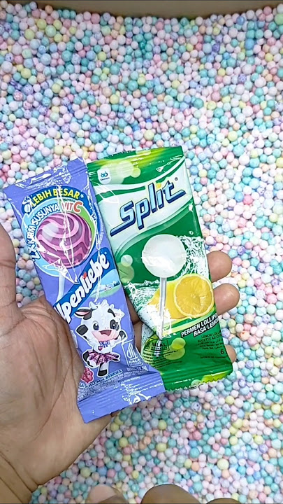 hunting lolipop 🍭🍓 candy in styrofoam granules #shortvideo #candy #reversevideos_