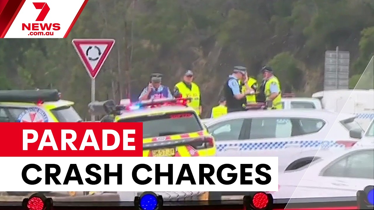 P-plater charged after Newcastle Knights parade crash | 7NEWS