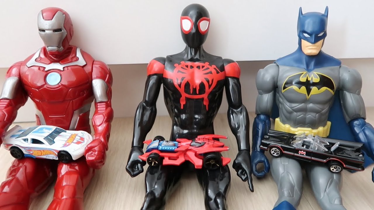 DESENHOS DO HOMEM ARANHA E BATMAN E HOMEM DE FERRO