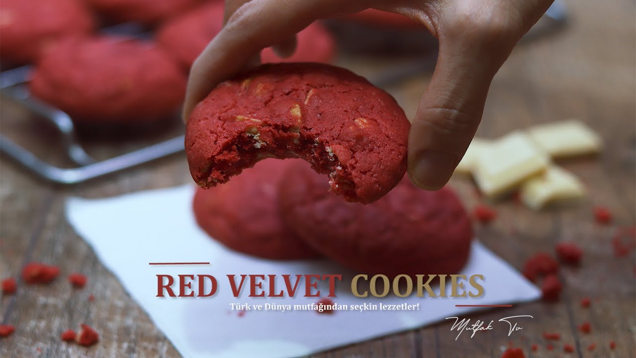 RED VELVET COOKIES BEYAZ ÇİKOLATA PARÇACIKLI KIRMIZI KADİFE KURABİYE