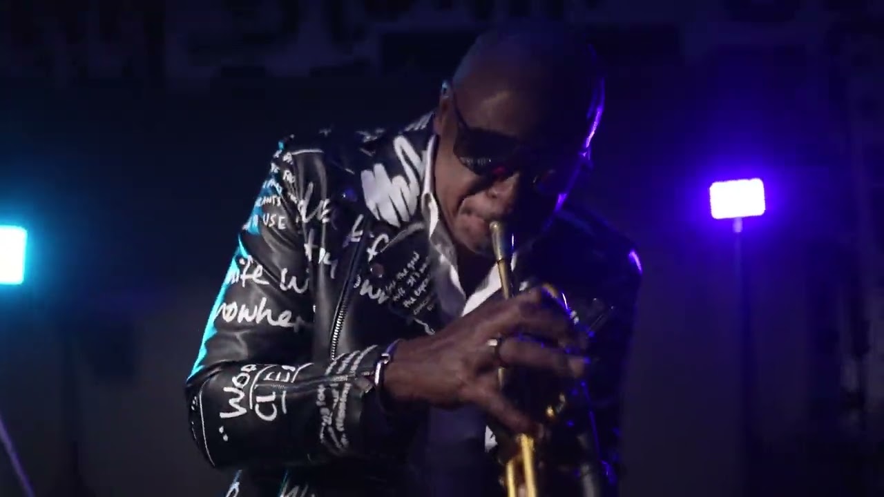 Skip Martin - Tom's Diner Ft. Marlon McClain (official audio)