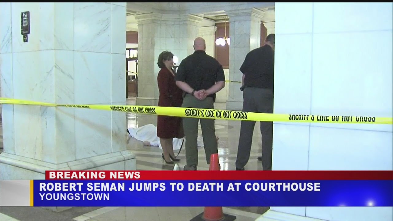 Youngstown triple murder defendant jumps off court balcony, dies