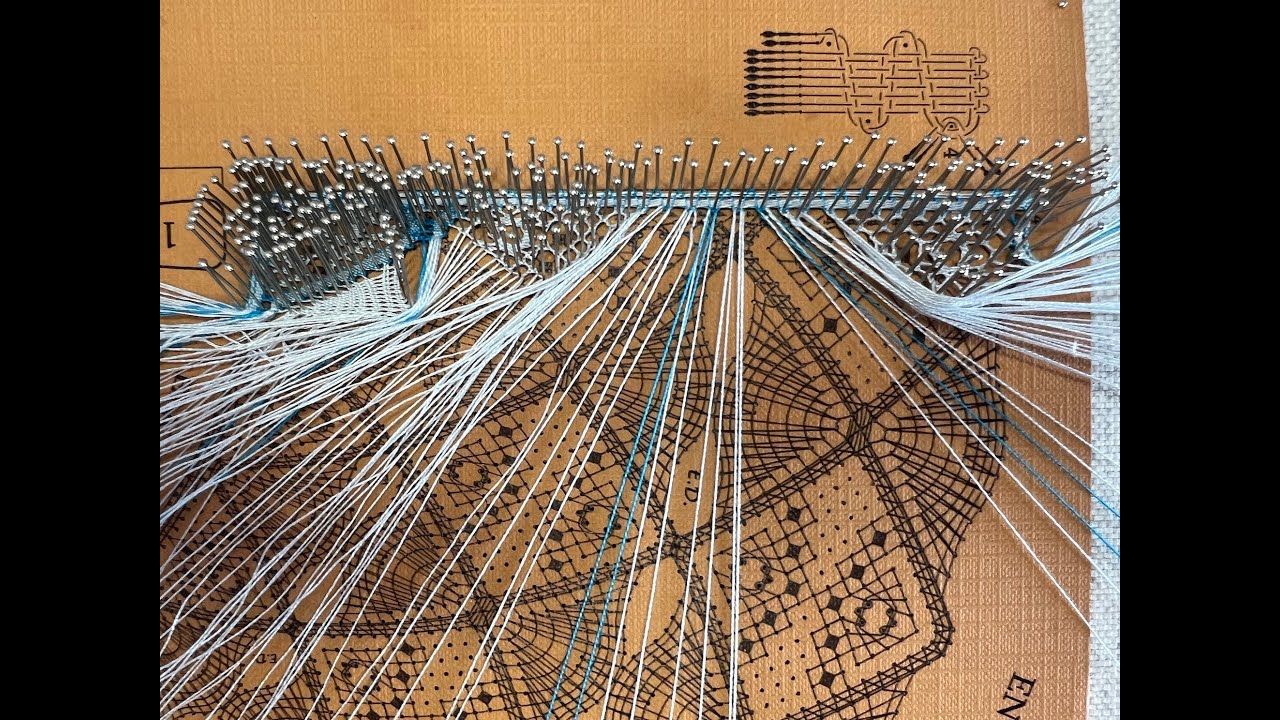 Abanico 68 Maxbolillos - Torchón, Filigrana y Araña - 03