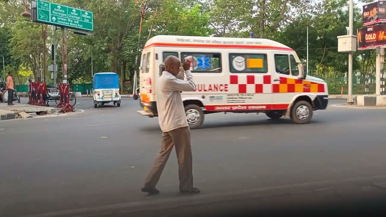 Subah ho gai achhi hawa ke sath Lucknow har har mahadev 🌹