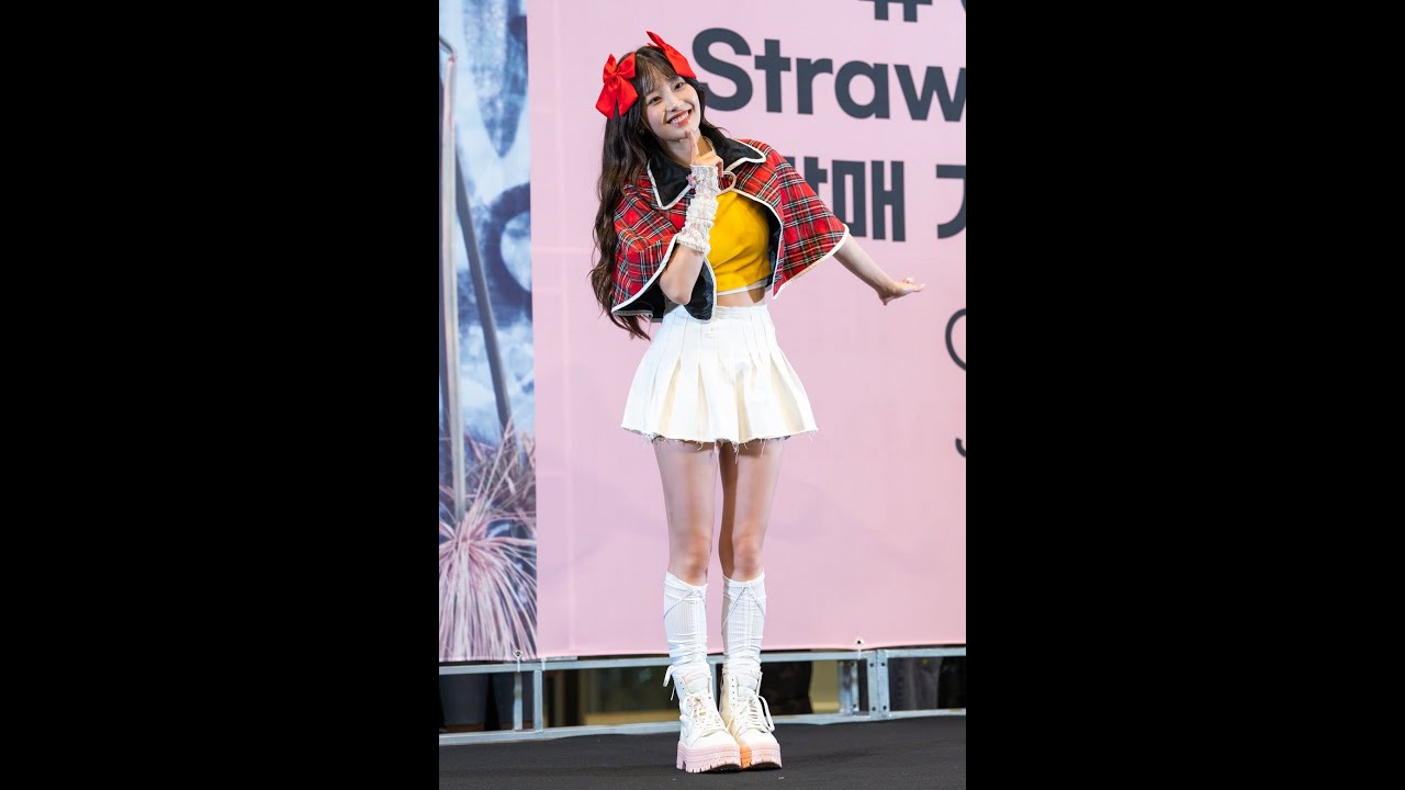 츄 - Strawberry Rush (Live 4K 세로 직캠)