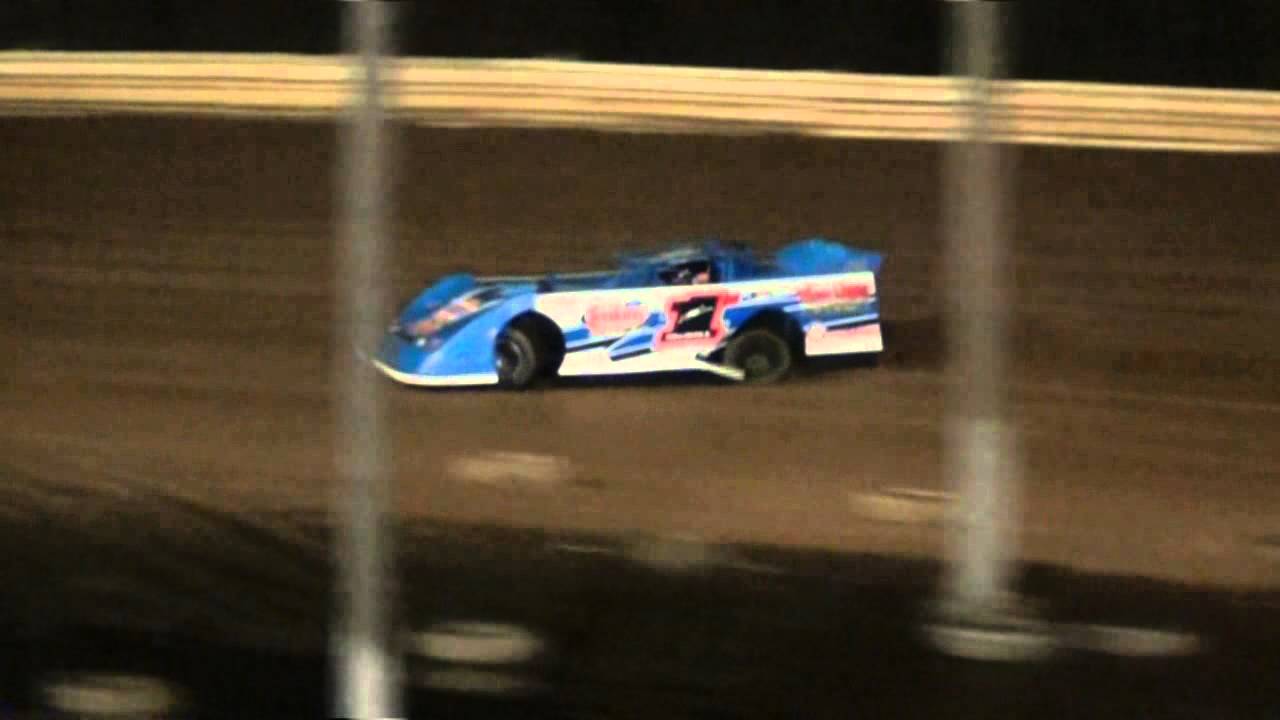 Butch McGill finishes Late Model BMain with flat tire at Legendary