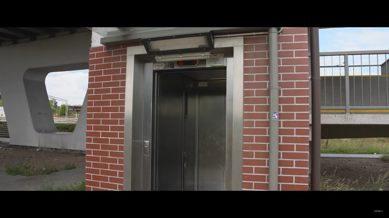 Poland, Dworzec PKP Bydgoszcz Wschód Train / Tram Station, 2X KONE elevator