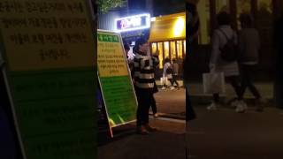 20161029 디오비-DOB 홍대공연 _跟圍觀的人一起互動時間