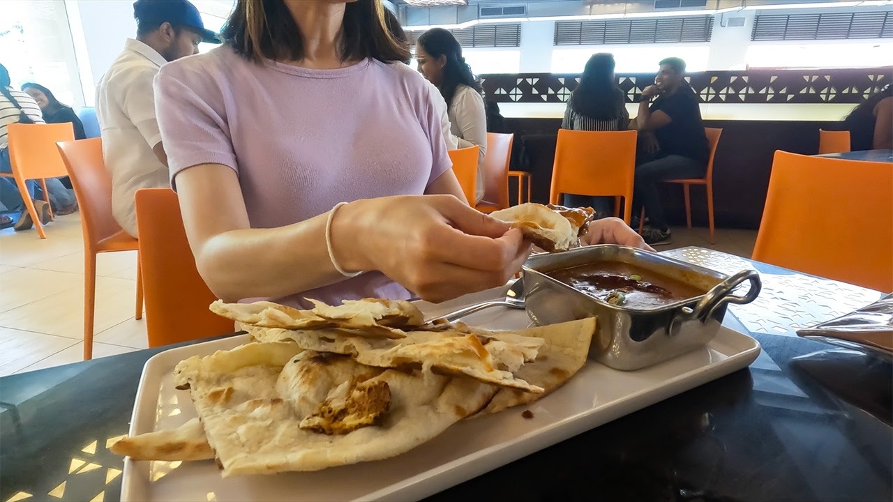 スリランカ女子1人旅6🇱🇰 ローカルバスで2時間、古都キャンディでブッダの歯を見る