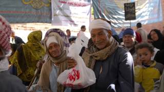 حفل توزيع لحوم مجمدة في محافظة سوهاج صدي البلد و الاورمان