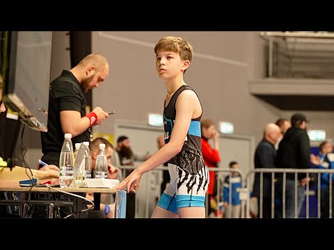 U13 A. Reivakh (UKR) vs J. Schaub (USA) 32kg. Youth boys freestyle wrestling.