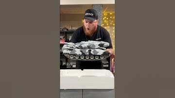 Unboxing an RC Leopard 2A6 Tank!