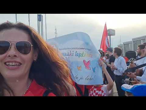 Udruga navijača "Mi Hrvati" i Vukovarski leptirići u Osijeku