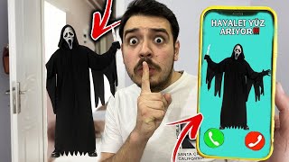 Korkunç Maskeli̇ Evde Umut Nasil Kurtulucağiz