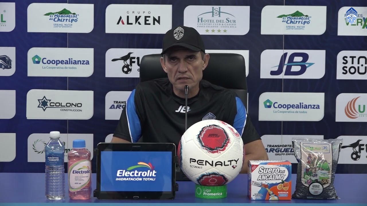 Flaco Arnáez asume como gerente deportivo y entrenador femenino de Pérez Zeledón 