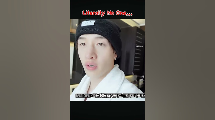 Lee Know naturally being funny.😂 What's in SKZ's carrier? #straykids #skz #leeknowstraykids