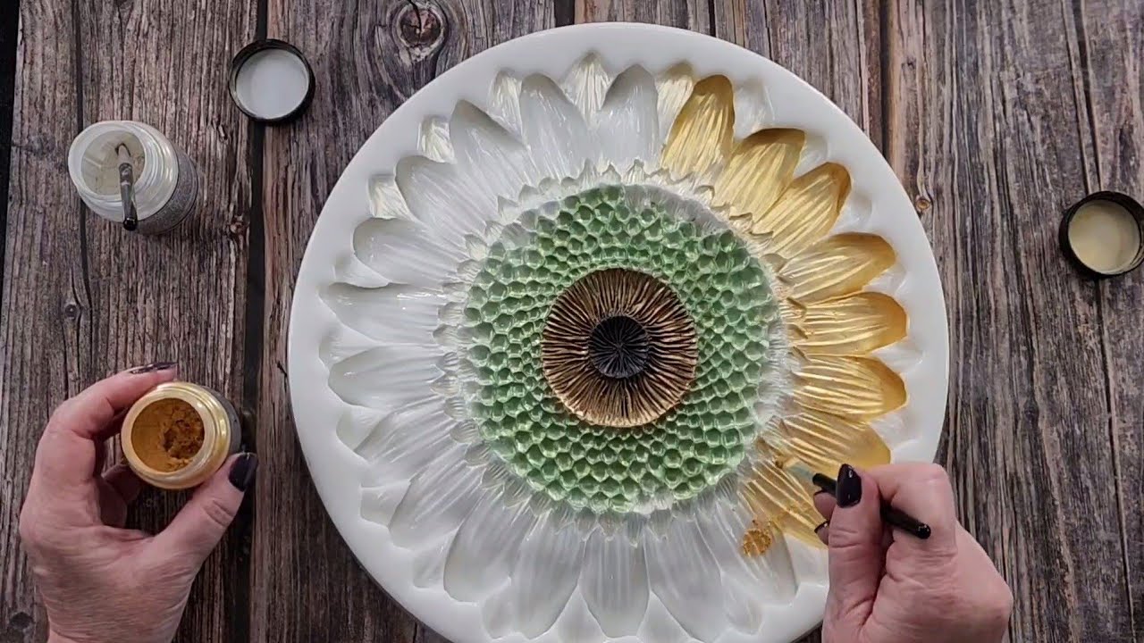 #1687 Have You Ever Seen Such A Beautiful Sunflower Silicone Mold? 
