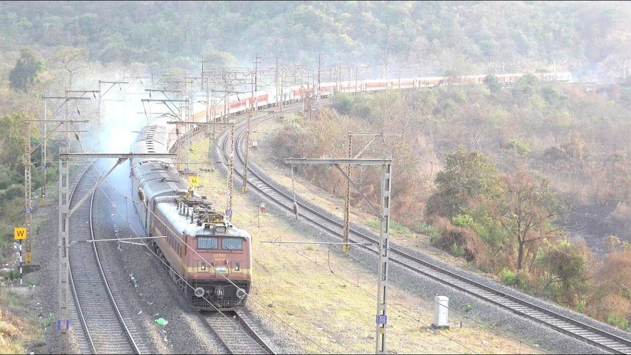 NEVER SEEN BEFORE - Hot Wheels By Express Train Descending Bhor Ghats Due To Extreme Heat & Friction