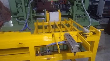 Automatic servo controlled chamfering machine with robotic arm
