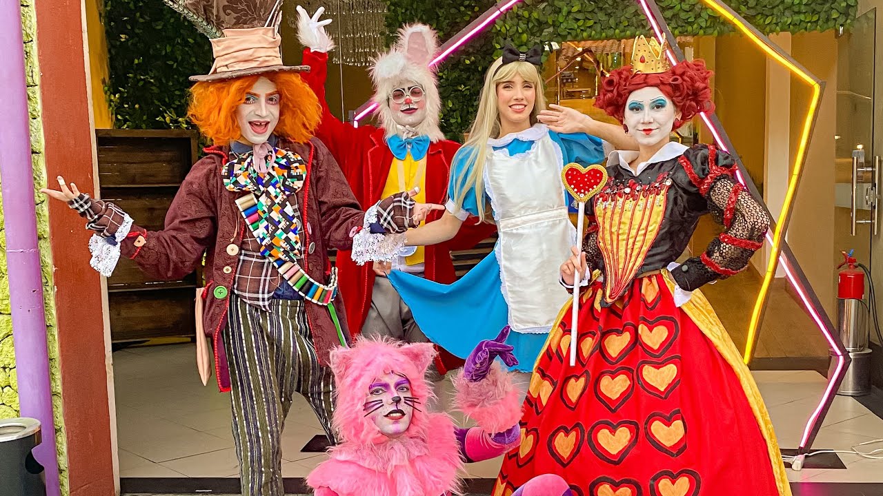 Alice no País das Maravilhas - Apresentação Duas Estrelas Personagens ...