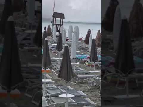 Maltempo Puglia, il tornado arriva sulla spiaggia di San Foca