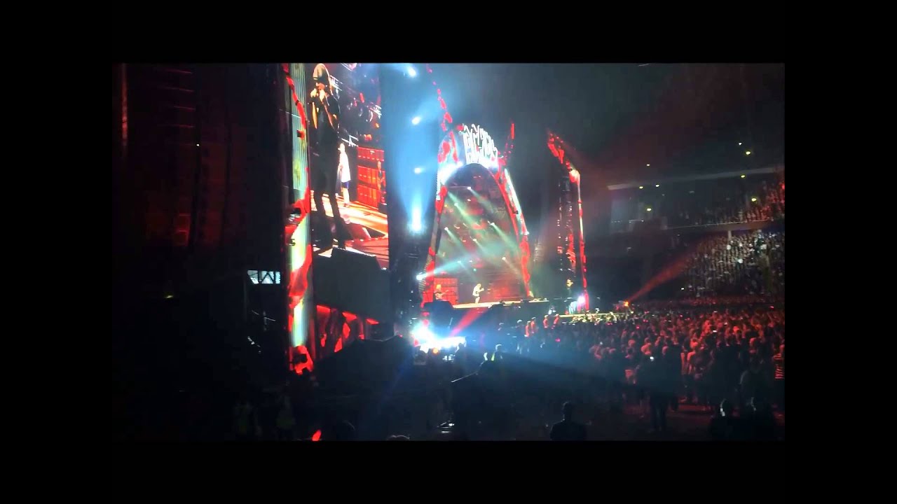 AC/DC - TNT (Live in Stockholm, Sweden 2015) - YouTube