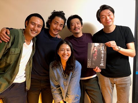 楽屋に穴◎小泉今日子が語る、舞台の魅力とは⁉