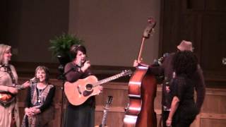 The Isaacs sing with Lynda Randle God On The Mountain chords