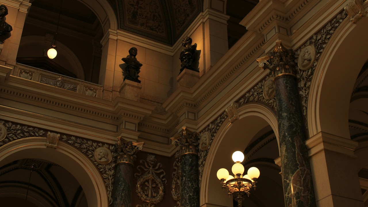 a playlist for nights in the library (dark academia)