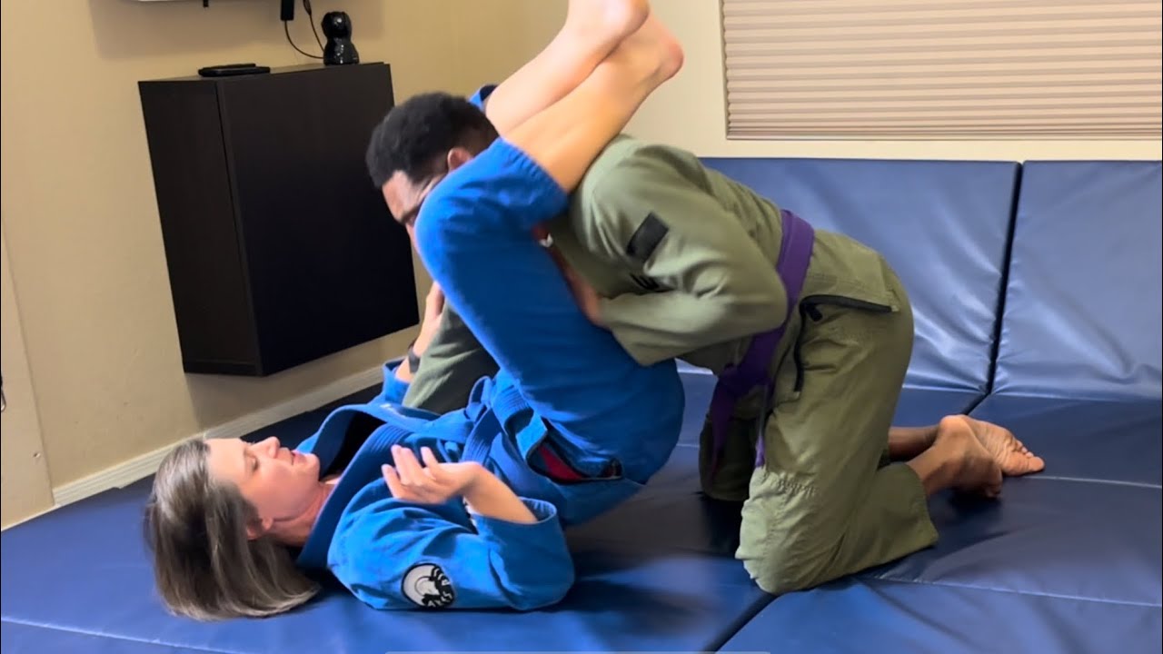 Jitsu Journal: 1/3/25 (Triangle using Overhook from Closed Guard) - YouTube